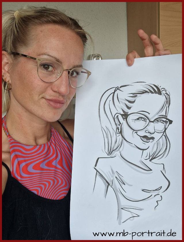 Karikatur Zeichnung Frau mit Brille